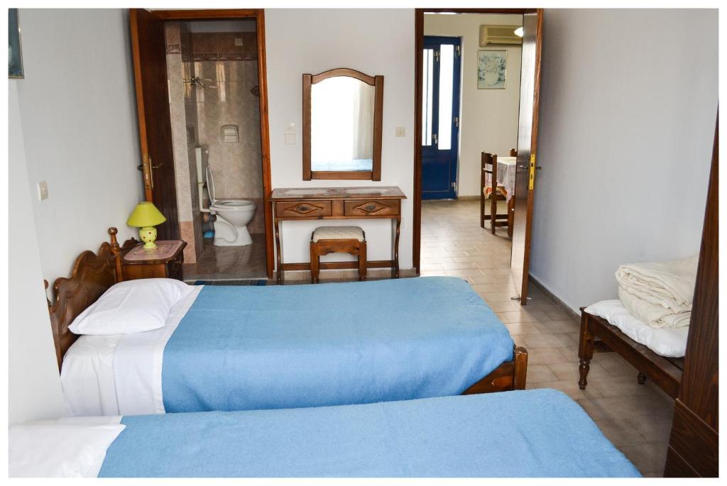 Blue Sky Apartments Karpathos Town  Room photo